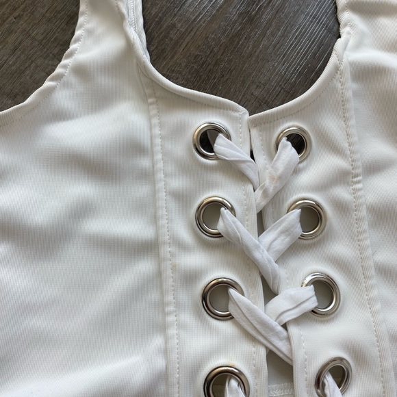 Tie Front Crop Top - Picture 4 of 5